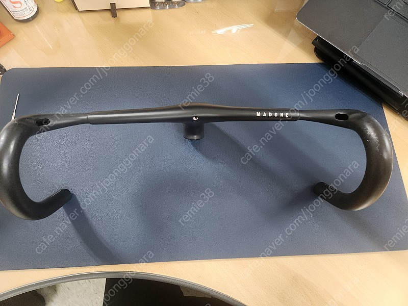 트렉 마돈 7세대 전용 일체형 핸들바 (42-39-100) 이미지