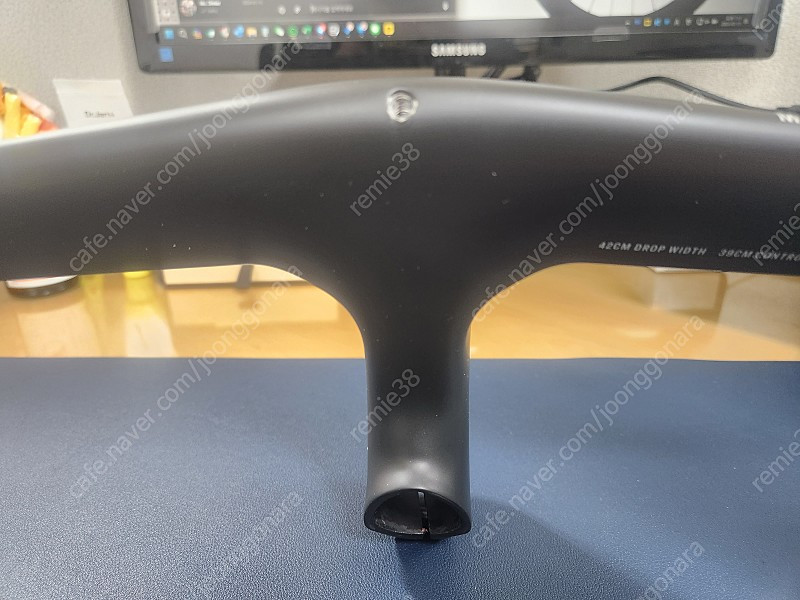 트렉 마돈 7세대 전용 일체형 핸들바 (42-39-100) 이미지