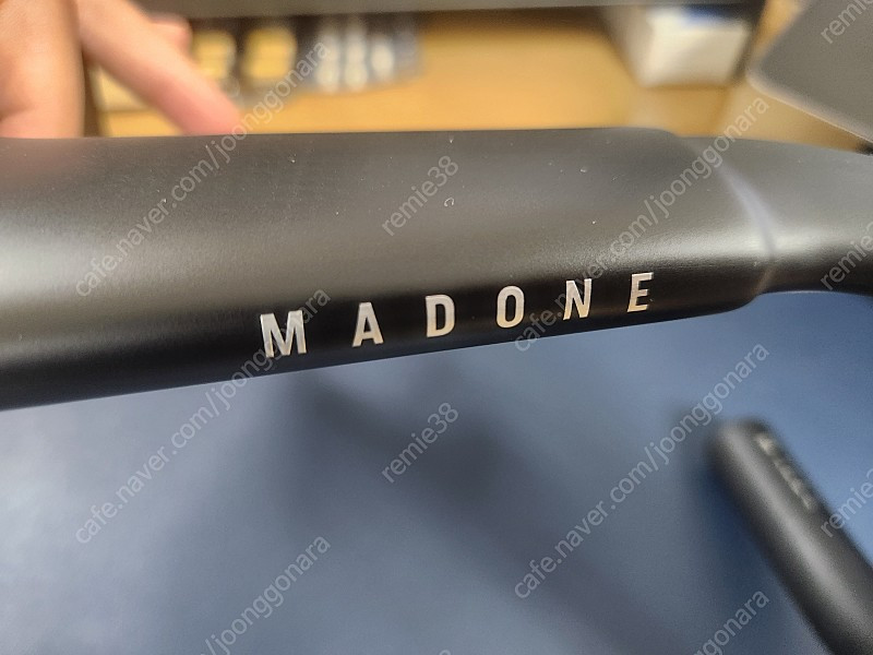 트렉 마돈 7세대 전용 일체형 핸들바 (42-39-100) 이미지