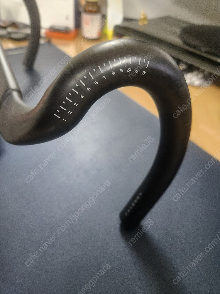 트렉 마돈 7세대 전용 일체형 핸들바 (42-39-100) 이미지