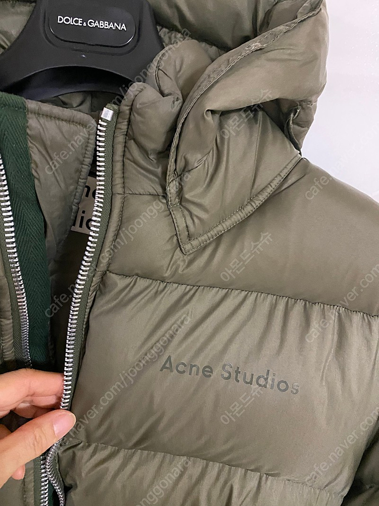 아크네 스튜디오 패딩 이미지