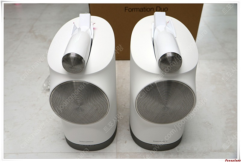 B&W 포메이션 듀오(화이트) + 전용 스탠드(실버) + 오디오 이미지