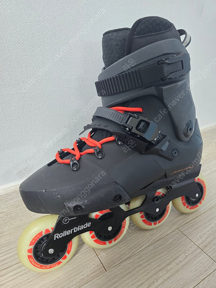 롤러블레이드 트위스터 엣지 265mm판매합니다 이미지