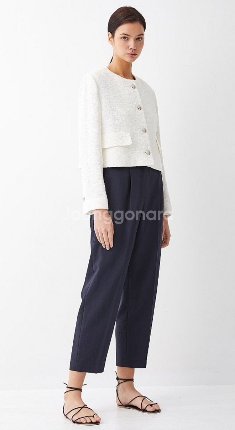 [새상품]보브(VOV) 크롭트 버튼업 트위드 자켓--3