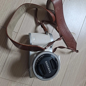 삼성 nx300 +추가렌즈 판매합니다