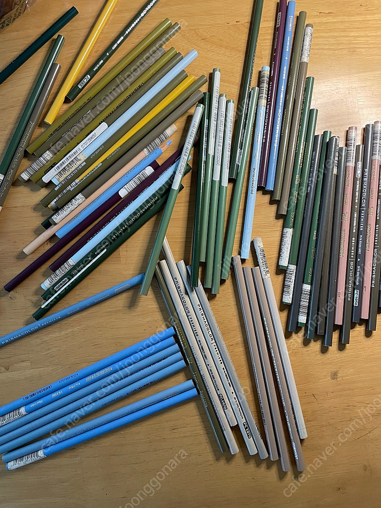 신한 수채화 물감 32색 두세트 프리즈마칼라 색연필 이미지