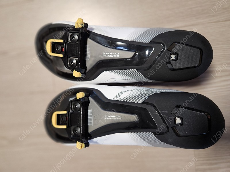 시마노 RC7 화이트 28.2 신동품 판매합니다. 이미지