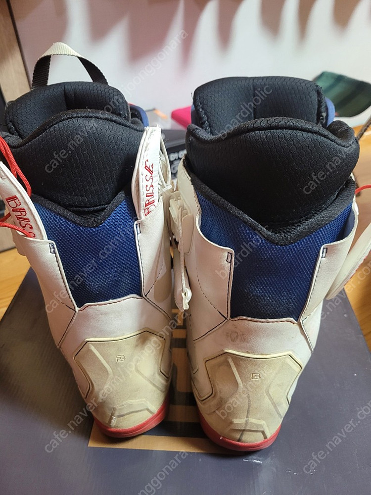 디럭스부츠 스노우보드부츠 이미지