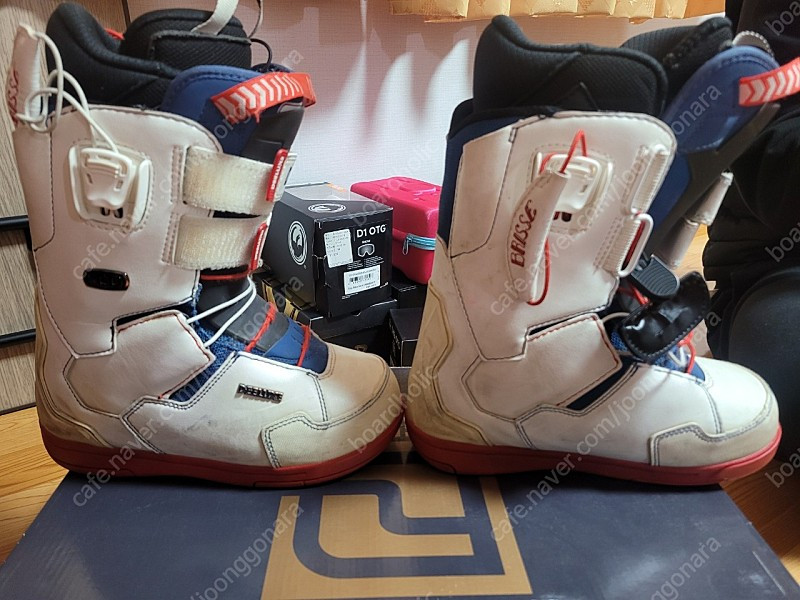 디럭스부츠 스노우보드부츠 이미지