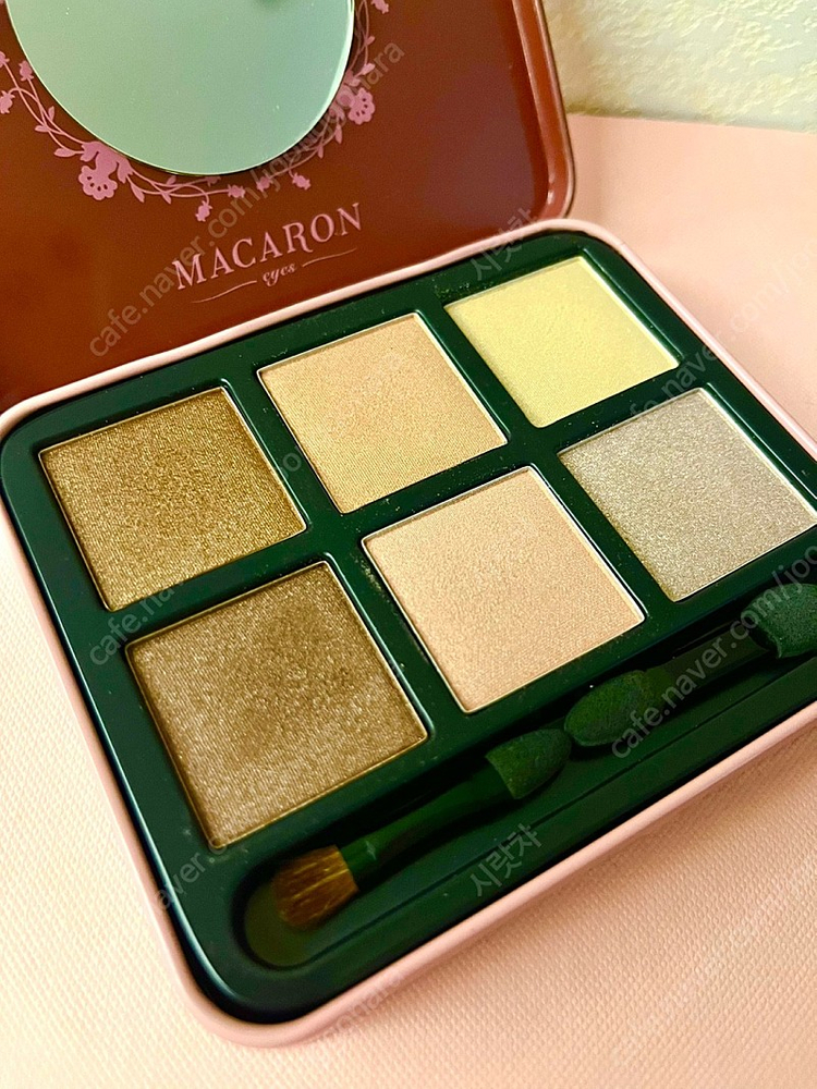 거의 새 컨디션인 조르지오 아르마니 루나솔 마카롱 스틸라 등 아이섀도우 팔레트 이미지