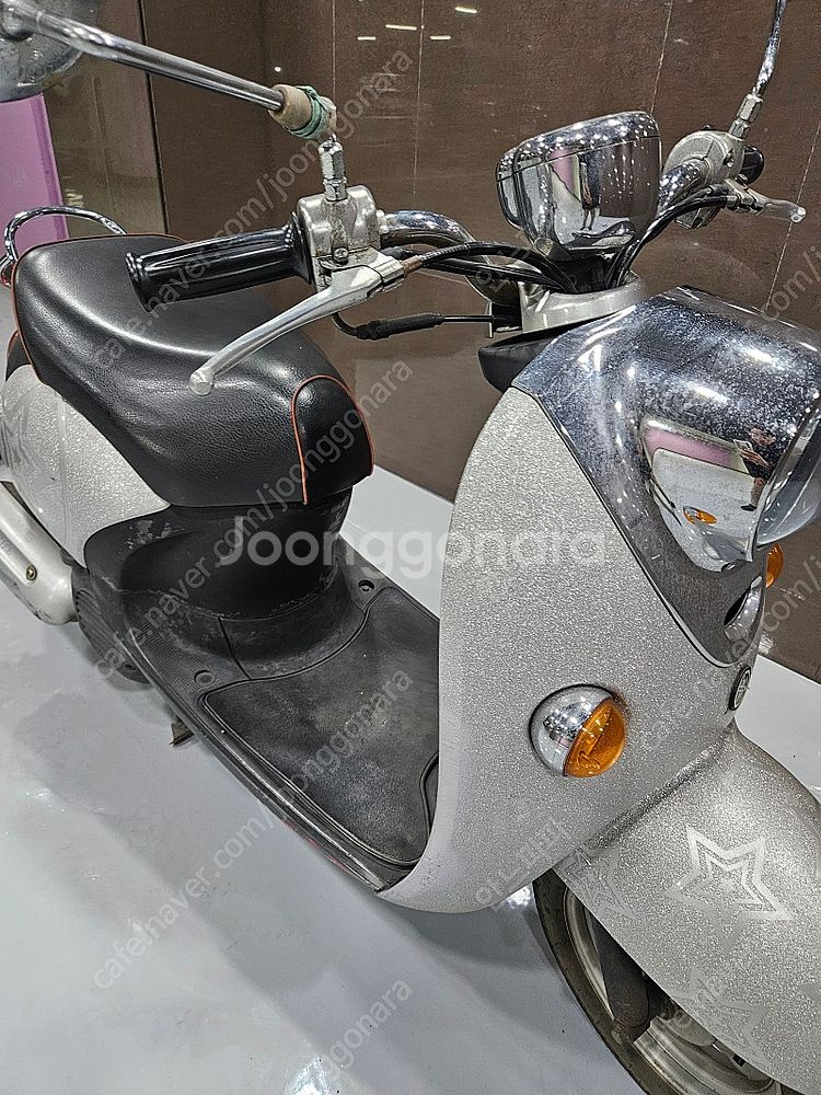 비노50cc 팝니다 (주행보다는 부품차 용도.15만원)--3