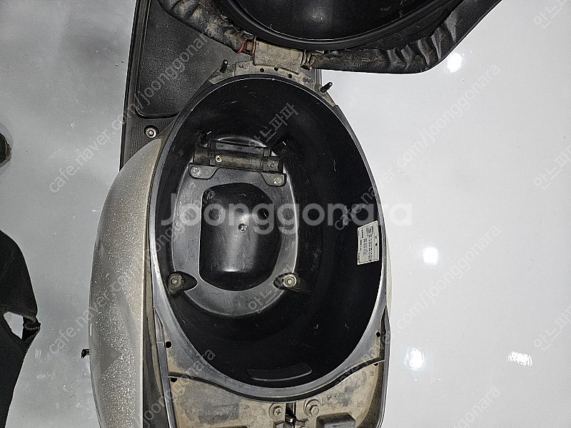 비노50cc 팝니다 (주행보다는 부품차 용도.15만원)--8