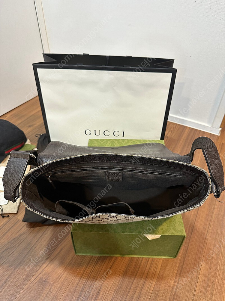 상태 A급 구찌 수프림 캔버스 메신저백 크로스백 L사이즈 팝니다 (개인) 이미지