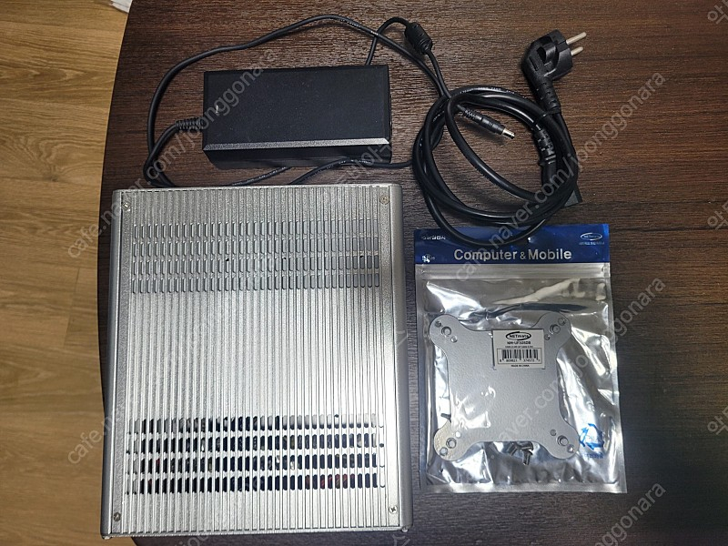 셀텍 E-K3 Mini-ITX USB 3.0 실버+102W 아답터포함 이미지