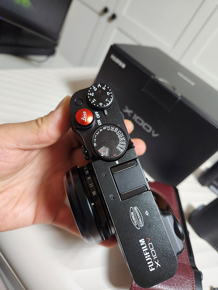 X100V 개봉신품 S 급 팝니다. (블랙색상) 이미지