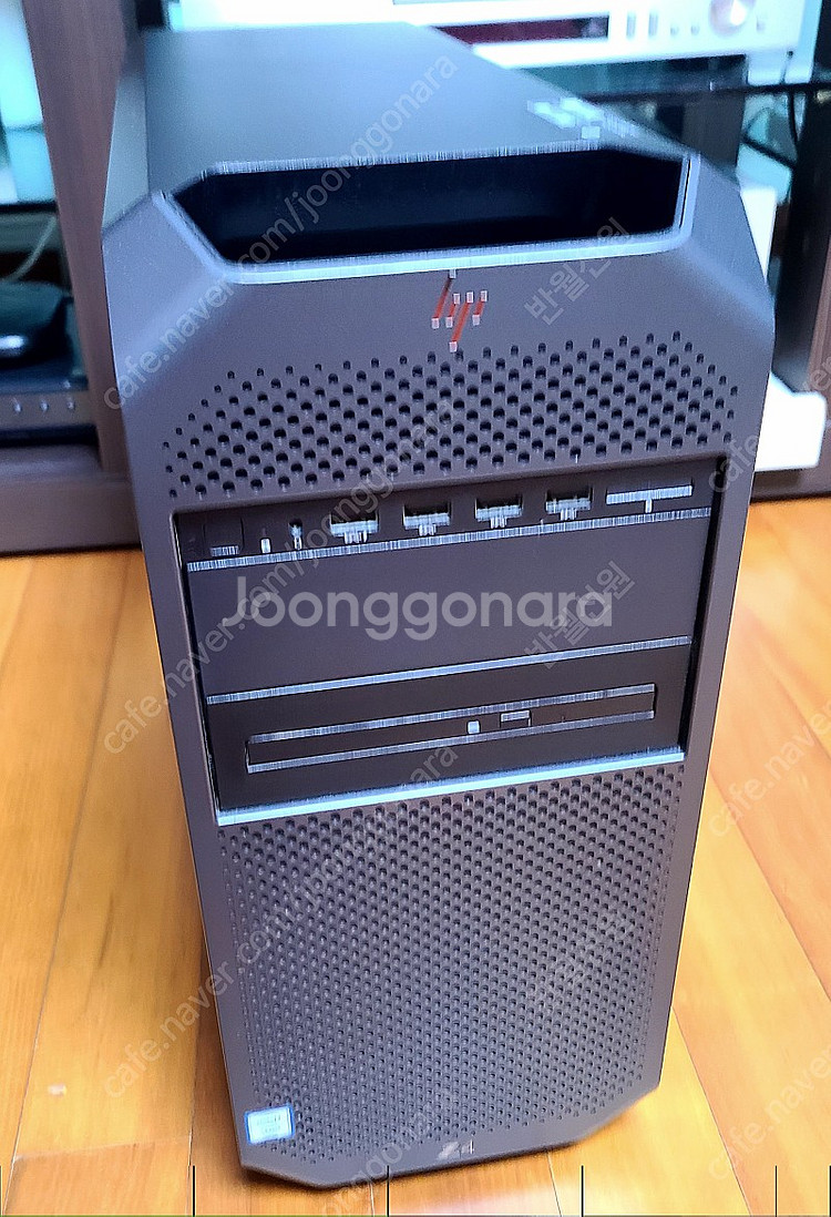 HP Z4 Xeon W-2140B 3.2G 8C/16T...--1