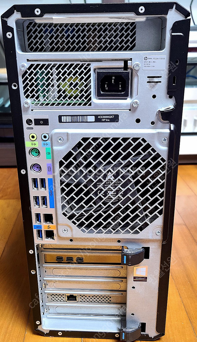 HP Z4 Xeon W-2140B 3.2G 8C/16T...--3