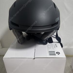 CRNK 크랭크 스카디 헬멧 및 옵티스타크 고글 일괄 판매합니다.