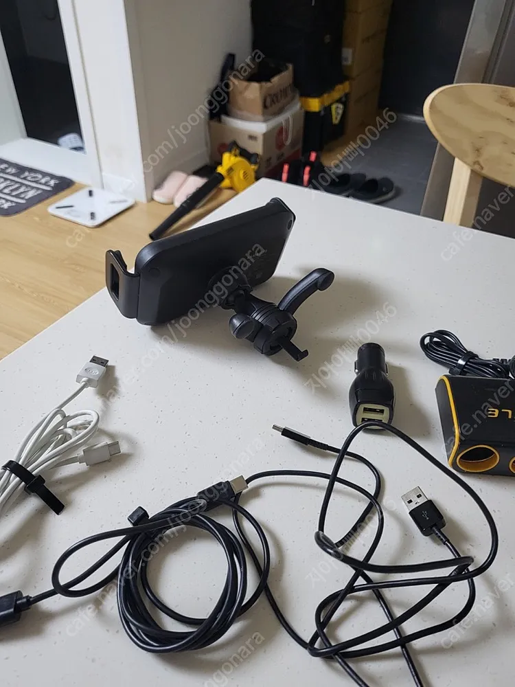 삼성정품 갤럭시 폴드 거치대 Z 폴드3 플립4 차량용 무선 충전기 EP H5300 이미지