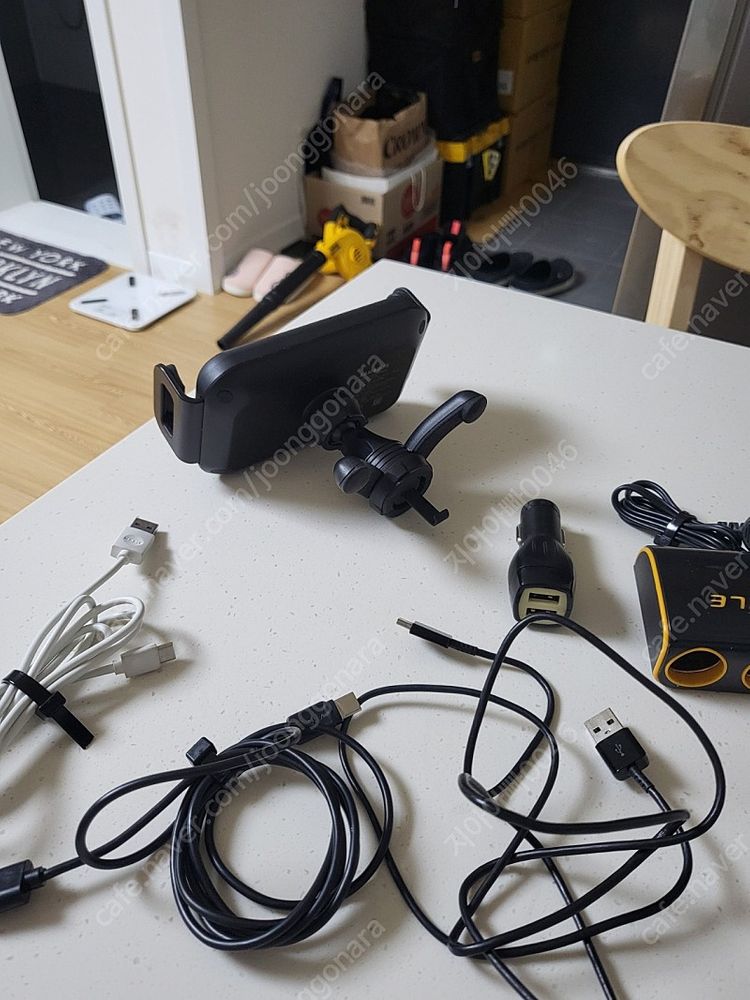 삼성정품 갤럭시 폴드 거치대 Z 폴드3 플립4 차량용 무선 충전기 EP H5300 이미지