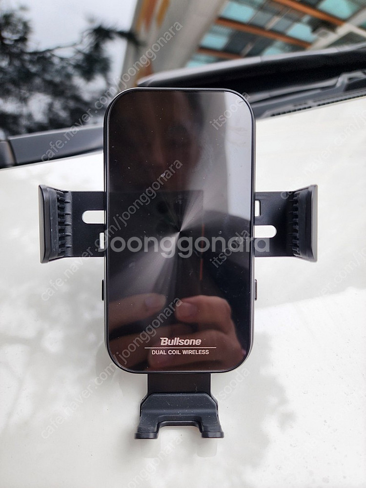 불스원 15W 듀얼코일 무선충전거치대--1