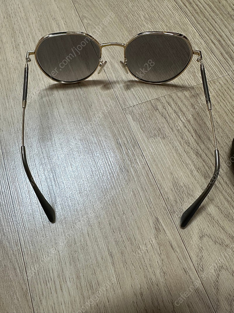 톰포드 선글라스 이미지