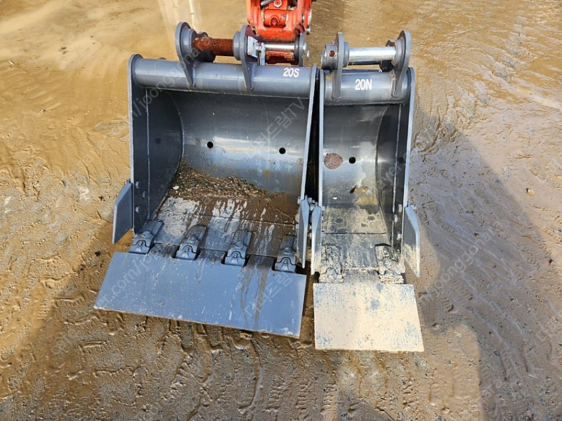 굴삭기 포크레인 구보다2톤 U20 가동시간 12시간 22년식 팝니다! 이미지