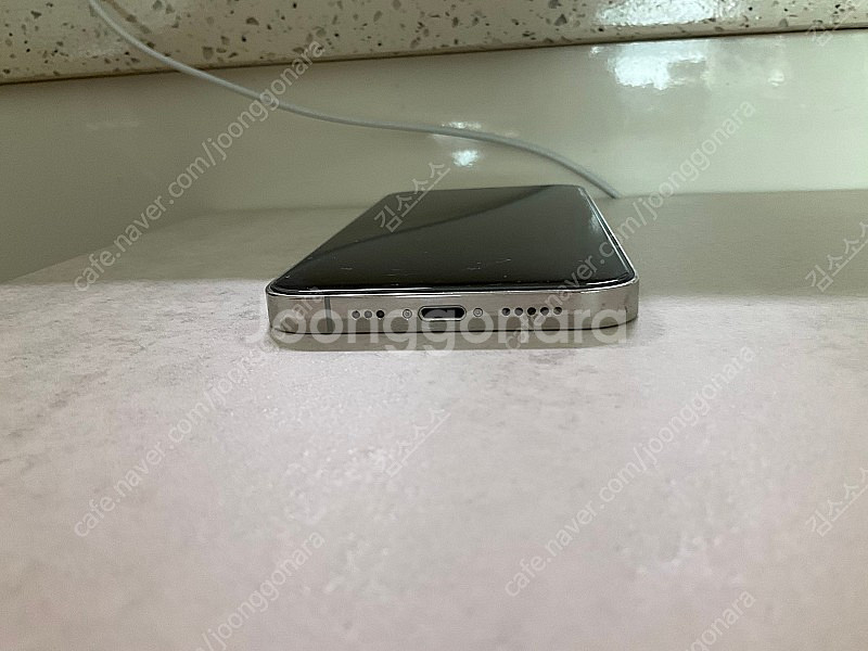 아이폰 12프로 실버 128기가 자급제폰, 배터리 86프로, 강화유리 끼워 사용--3