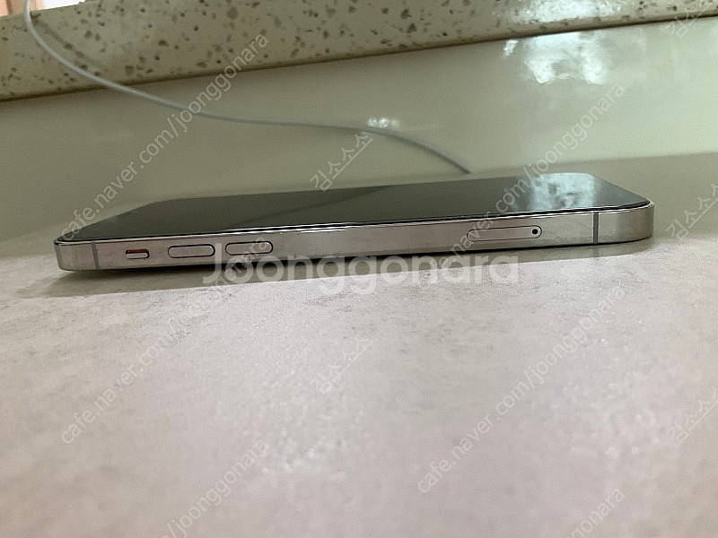 아이폰 12프로 실버 128기가 자급제폰, 배터리 86프로, 강화유리 끼워 사용--4