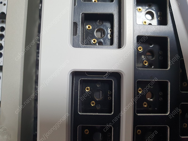 f1-8x 화이트 WKL 상판 (A)급 + PC하판 팝니다 이미지