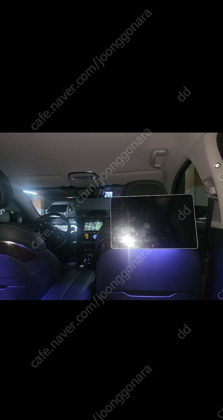 후석 모니터 이미지