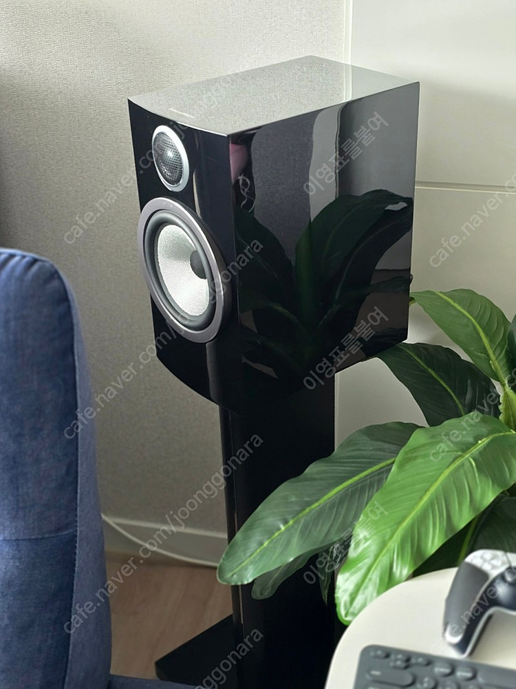 B&W 706 S3 정품스탠드 포함 이미지