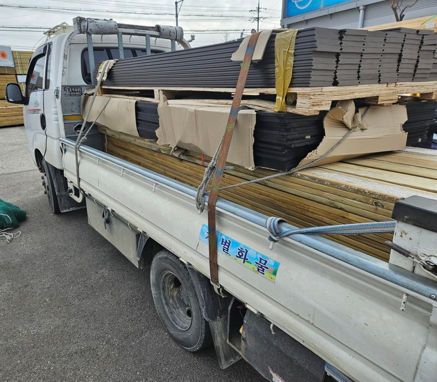 [대형 신품매장] 합성데크 인조데크 20T 25T 판매 / 방부목 야자매트 할인판매 이미지