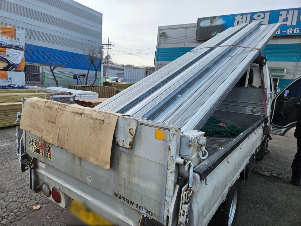 [대형 신품매장] 합성데크 인조데크 20T 25T 판매 / 방부목 야자매트 할인판매 이미지