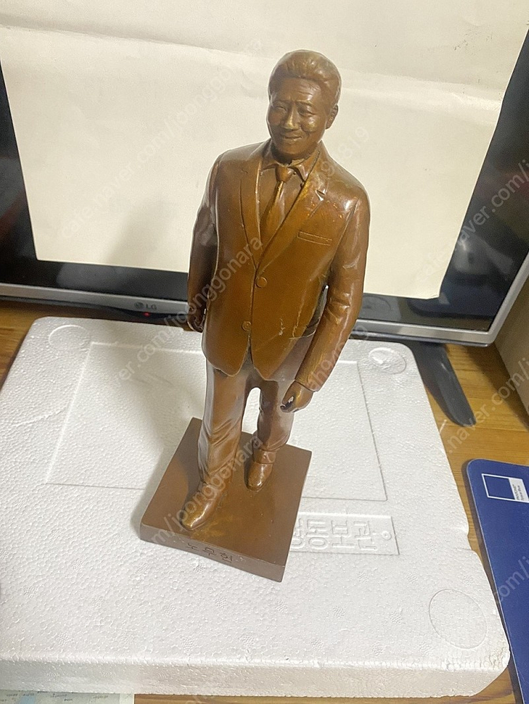 역사적 인물 노무현대통령 동상 이미지