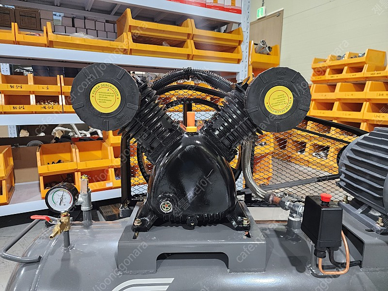 중고)- 산업용 5마력 에어탱크 150리터 콤프렛서 판매 제작 수리 중고콤프레샤 전문 이미지