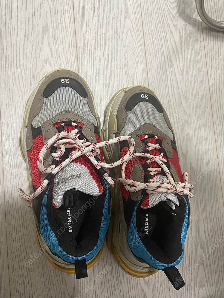 발렌시아가 트리플 이미지