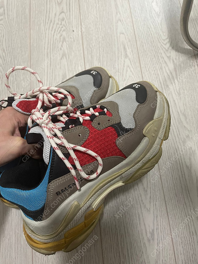 발렌시아가 트리플 이미지