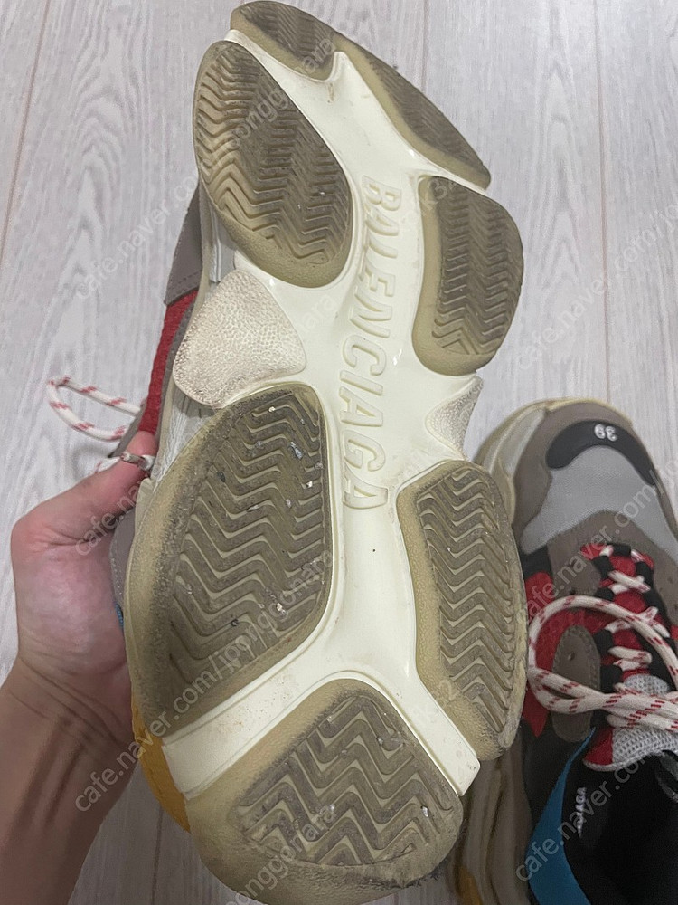 발렌시아가 트리플 이미지