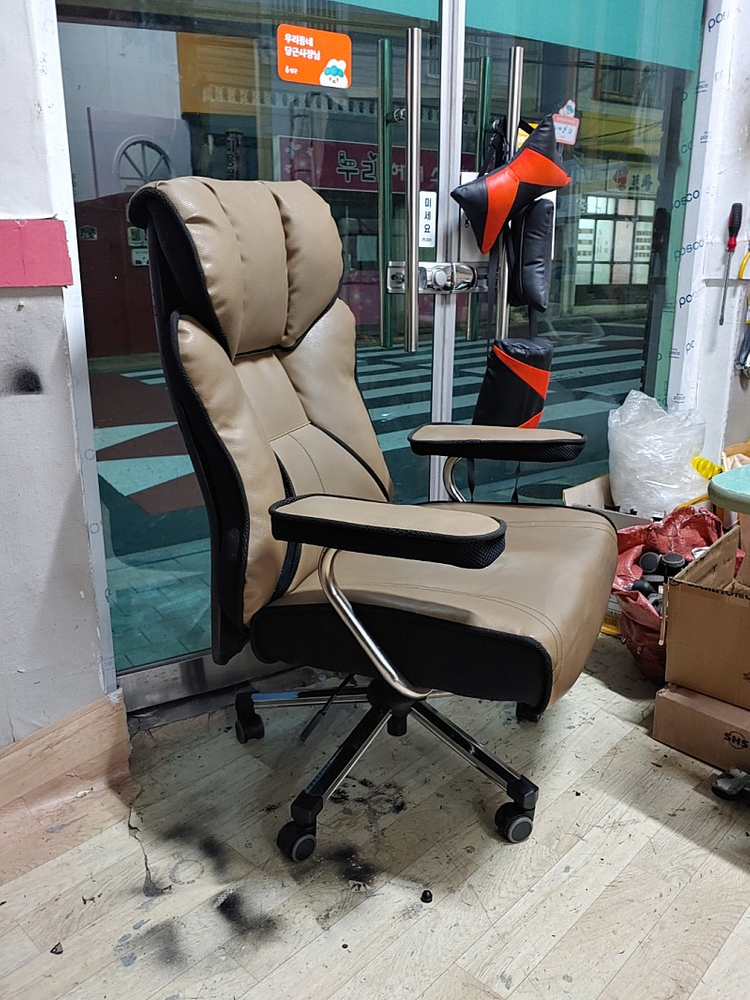 국내산 컴퓨터 게이밍 의자 하나산업 PC방 중역 의자 이미지