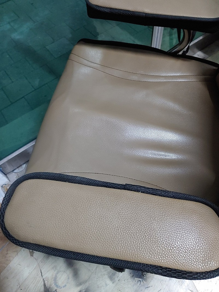 국내산 컴퓨터 게이밍 의자 하나산업 PC방 중역 의자 이미지