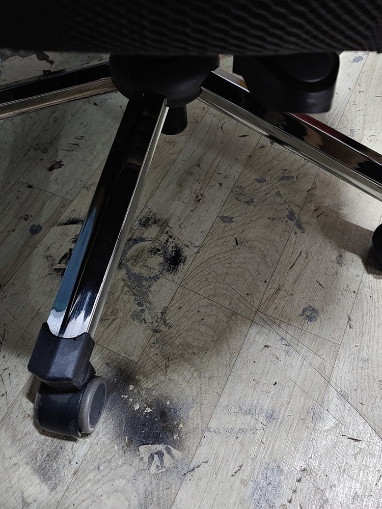 국내산 컴퓨터 게이밍 의자 하나산업 PC방 중역 의자 이미지