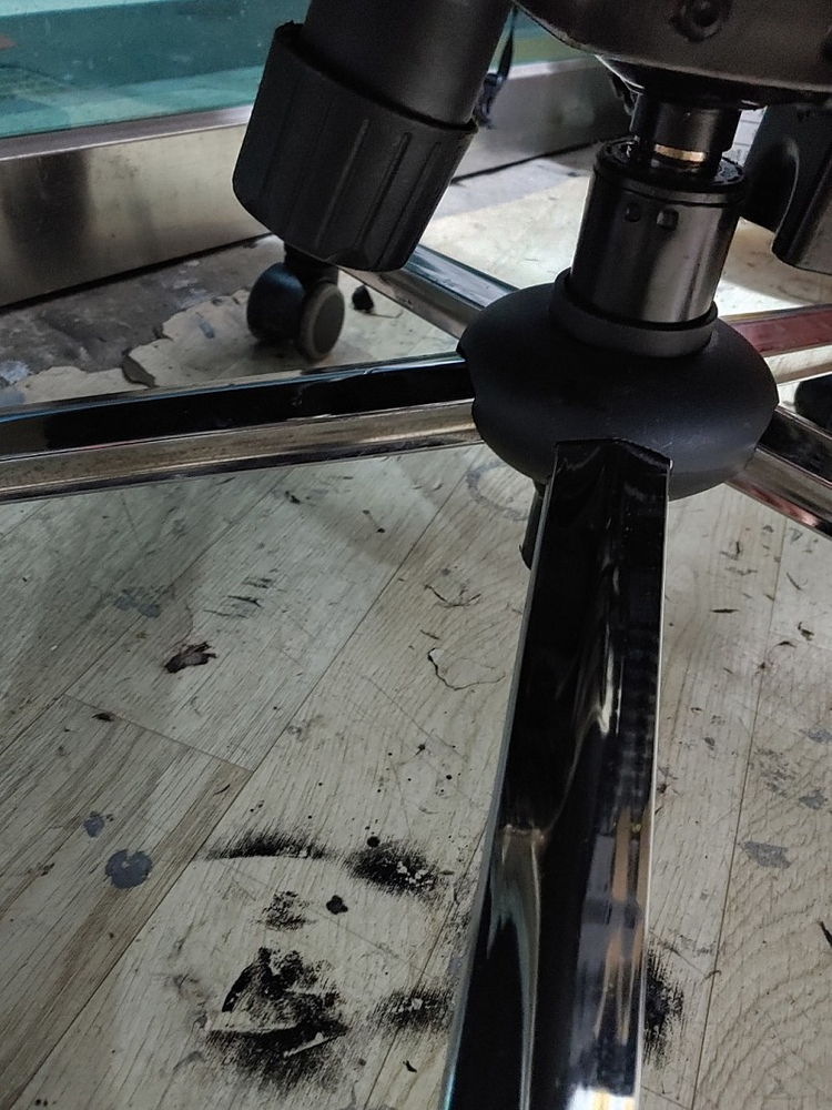 국내산 컴퓨터 게이밍 의자 하나산업 PC방 중역 의자 이미지