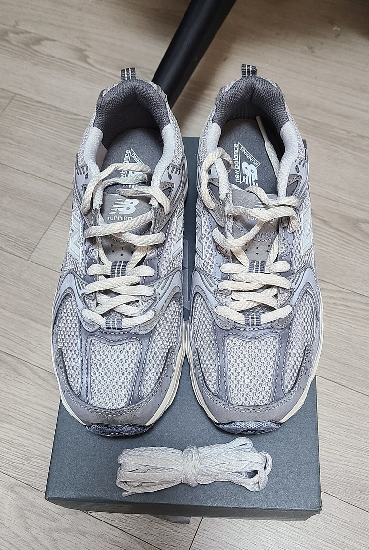 뉴발란스 530 프리미엄 빈티지 그레이 여성 225 이미지