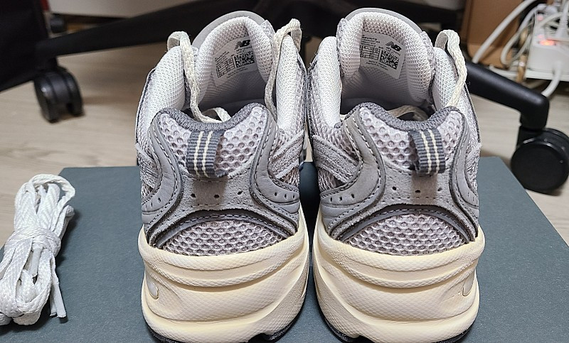 뉴발란스 530 프리미엄 빈티지 그레이 여성 225 이미지