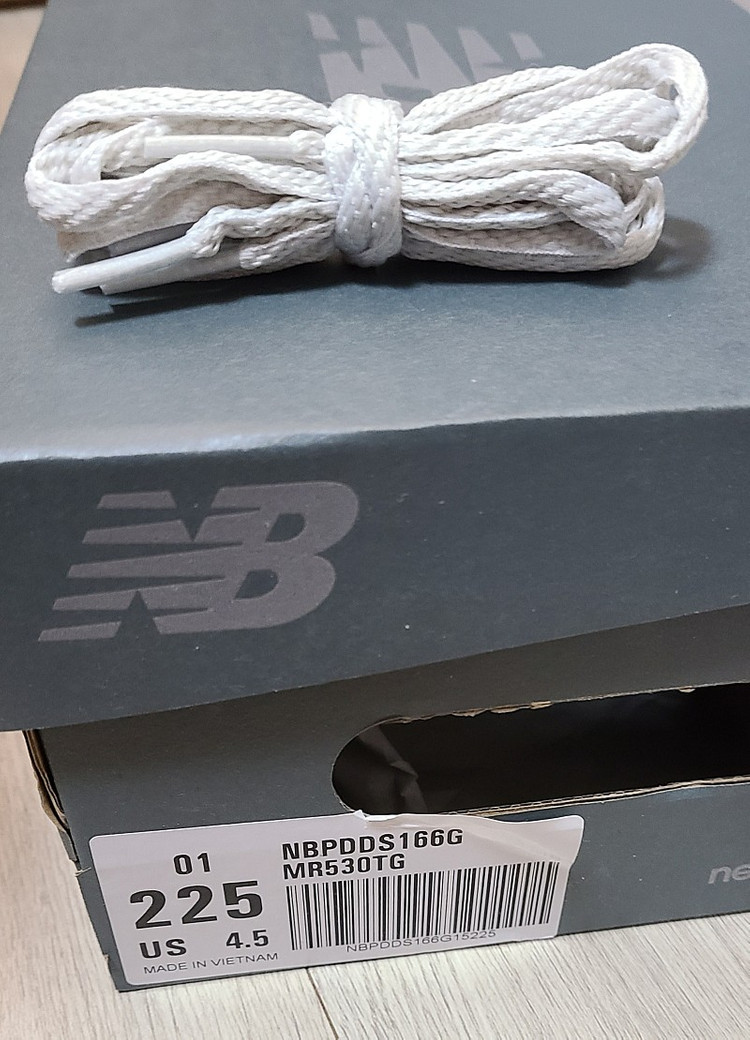 뉴발란스 530 프리미엄 빈티지 그레이 여성 225 이미지