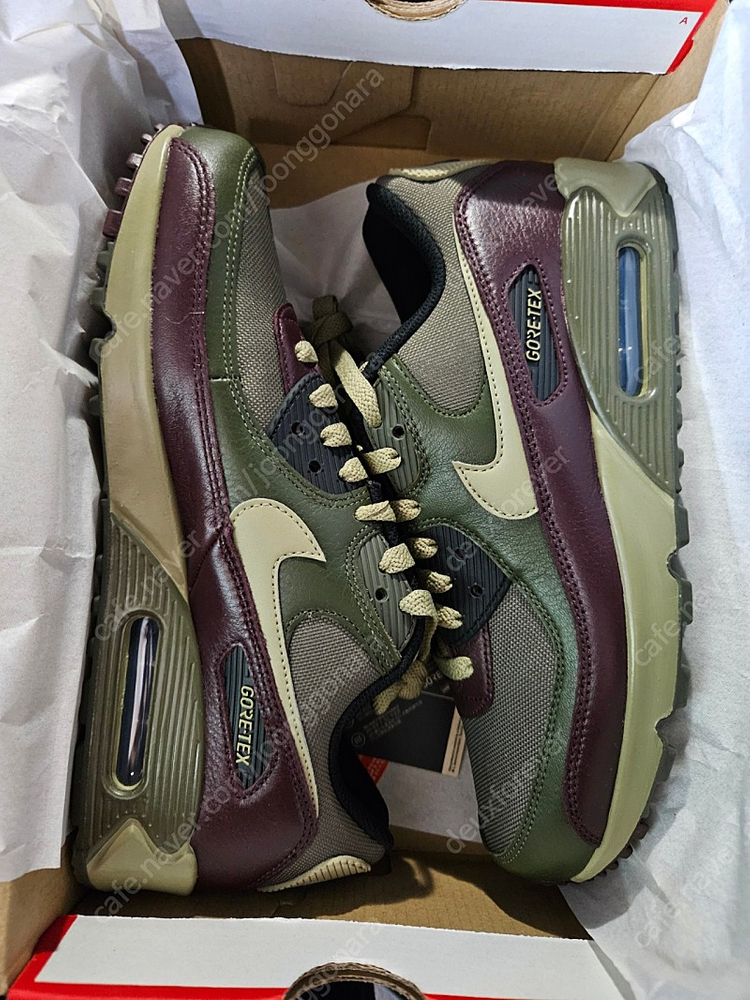 나이키 에어맥스90 고어텍스 260 미디엄올리브 이미지