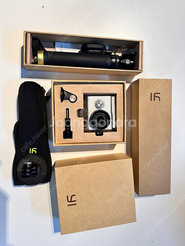 택포 ! 샤오미 액션캠 샤오이 + 블루투스 셀카봉 + 방수팩 + 손목스트랩--0