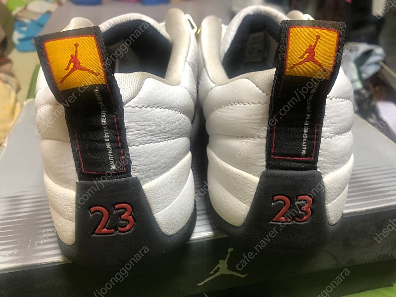 조던12 로우 택시 이미지