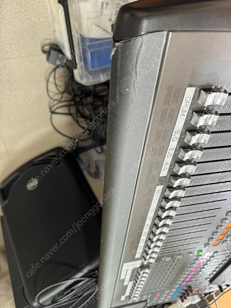 베링거 X32 32ch 판매합니다. 이미지